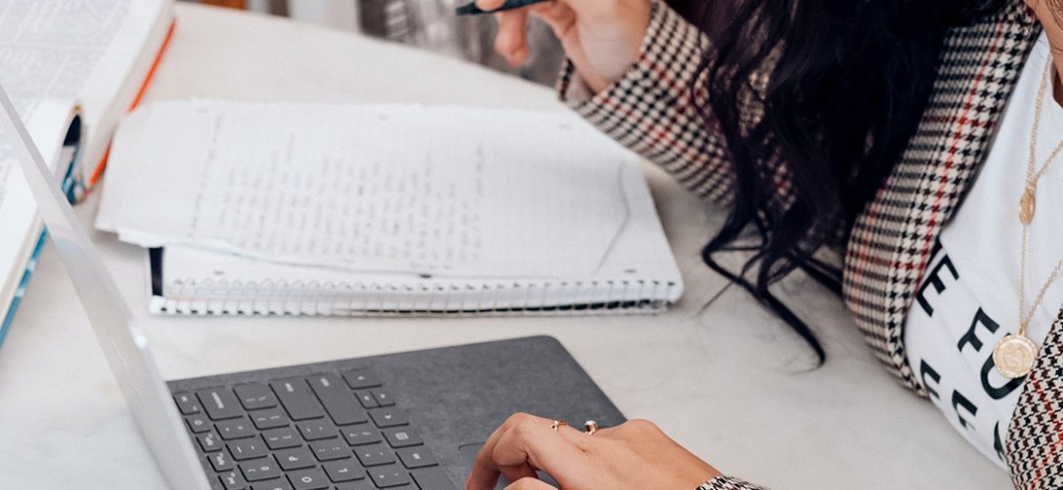 how to write a thesis in an expository essay